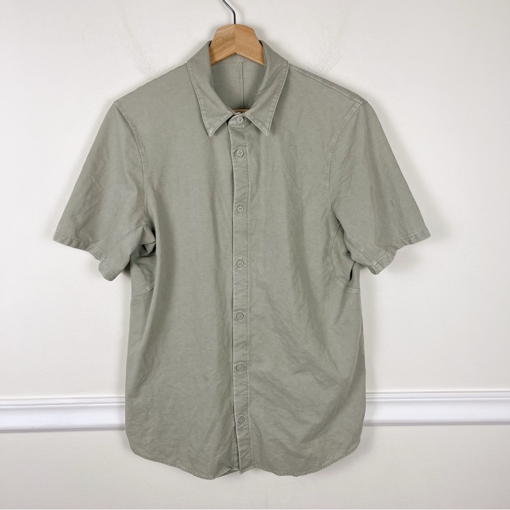 Lululemon Sage Green Commission Short Sleeve Shirt Size‎ Small Men’s